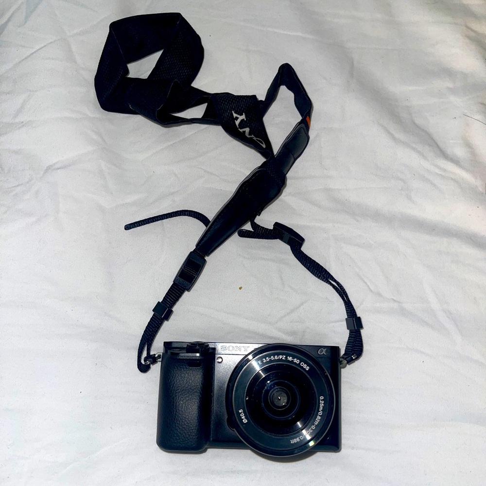 COPY - Sony Camera CX6000